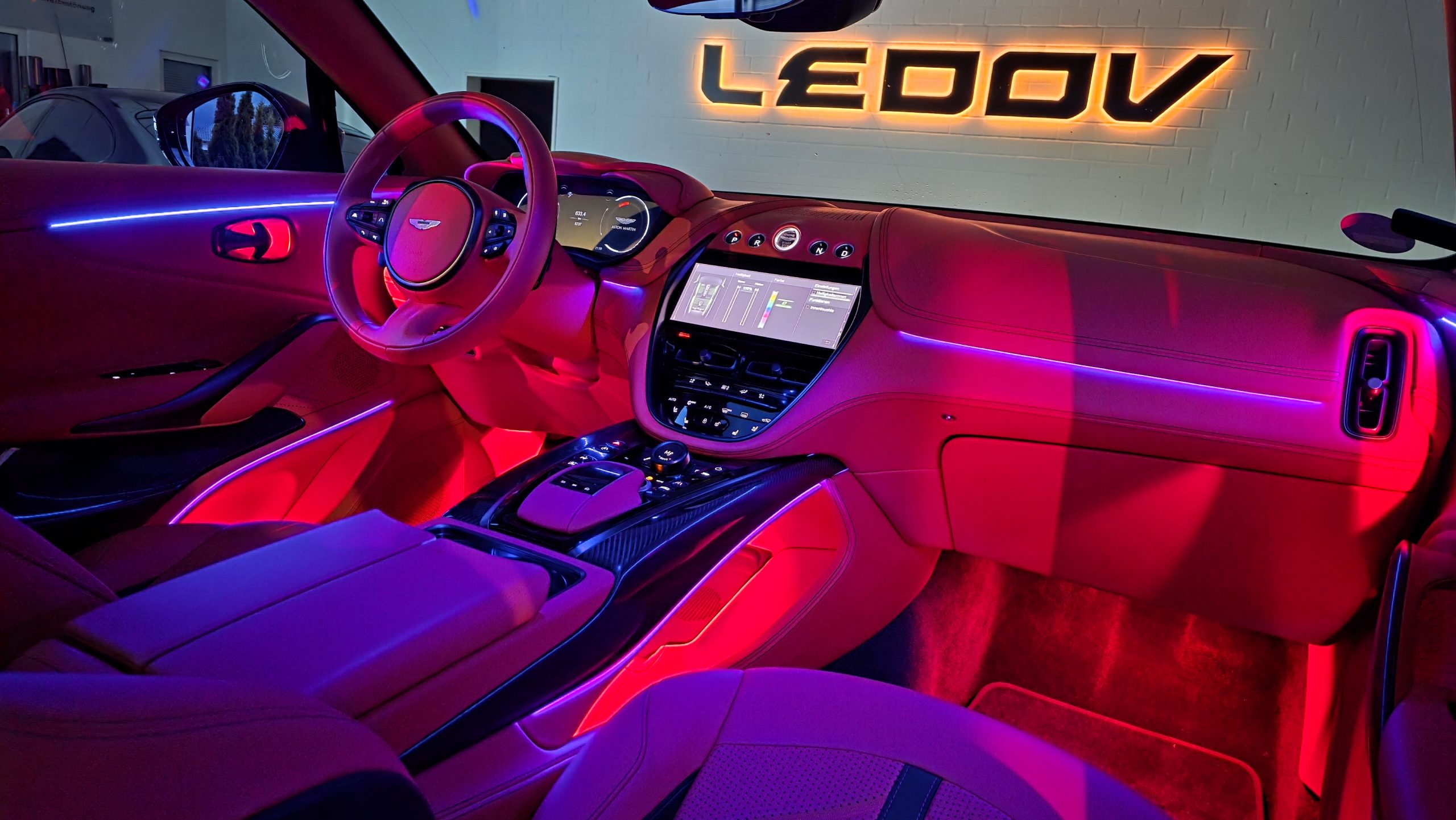 Aston Martin DBX LED Ambientebeleuchtung inkl. Einbau2