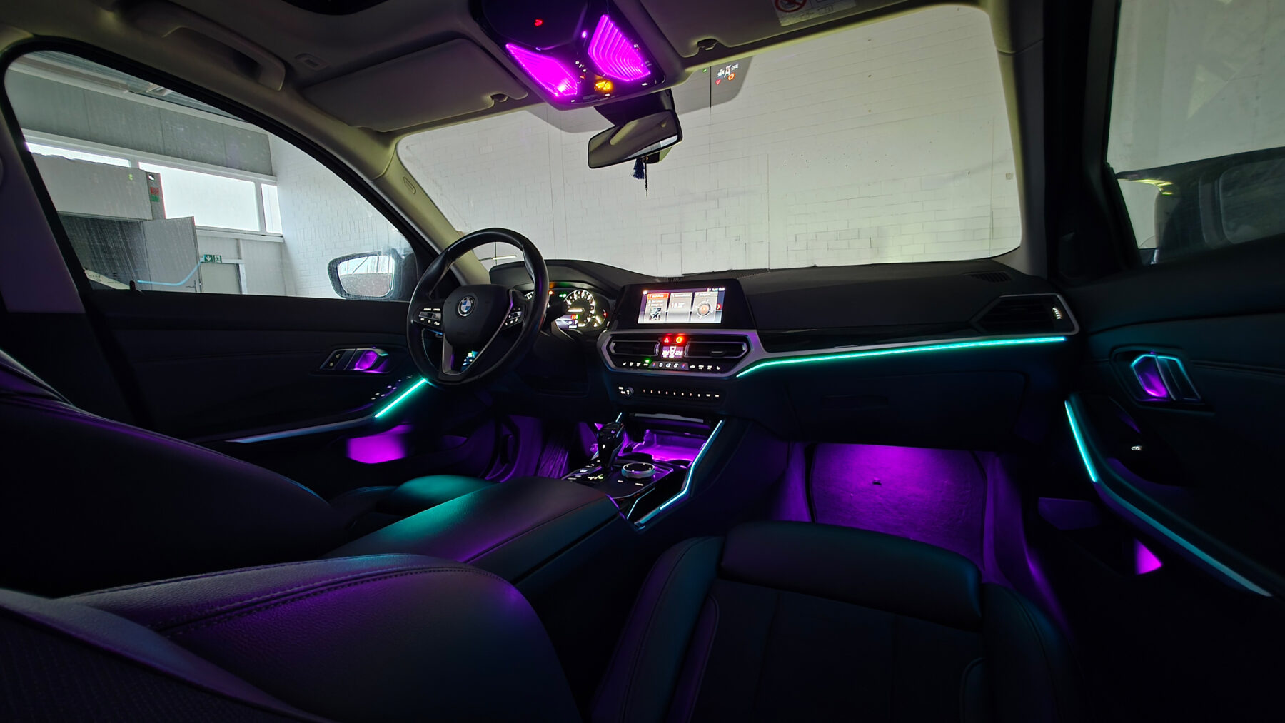 BMW 3er G20 G21 LED Ambientebeleuchtung Innenraum BMW 3er G20 G21 LED Ambientebeleuchtung Innenraum mit Türleisten und Dachbedieneinheit