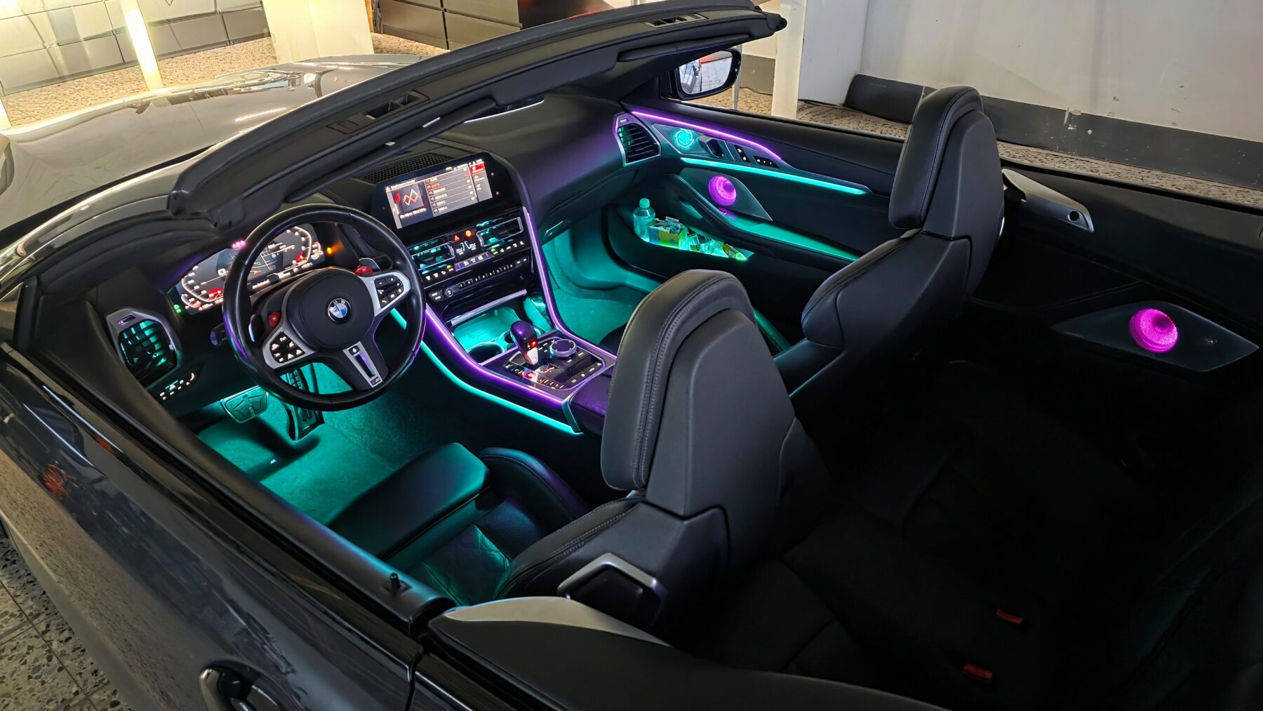 BMW M8 LED Ambientebeleuchtung – Premium Innenraum Upgrade BMW M8 Innenraum mit individueller LED Ambientebeleuchtung von LEDOV