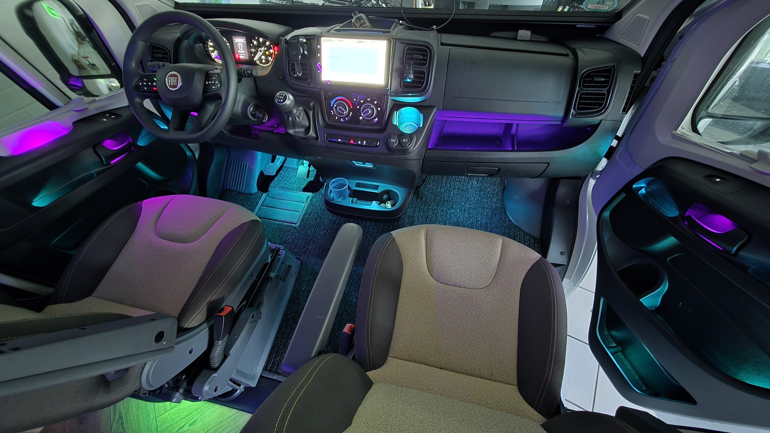 Fiat Ducato Camper Wohnmobil LED Ambientebeleuchtung inkl. Einbau10