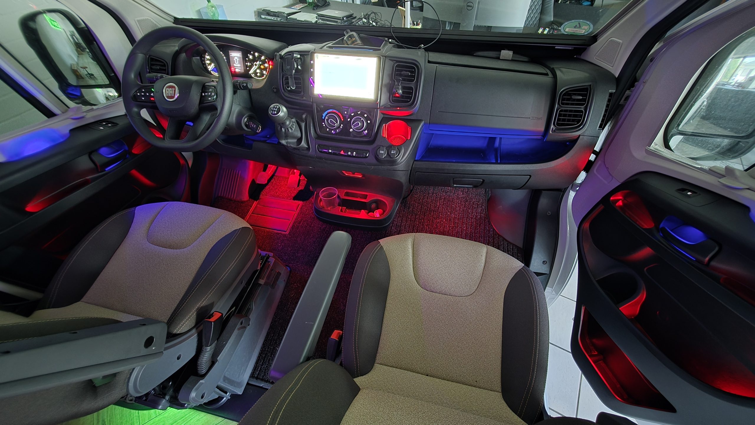 Fiat Ducato Camper Wohnmobil LED Ambientebeleuchtung inkl. Einbau9