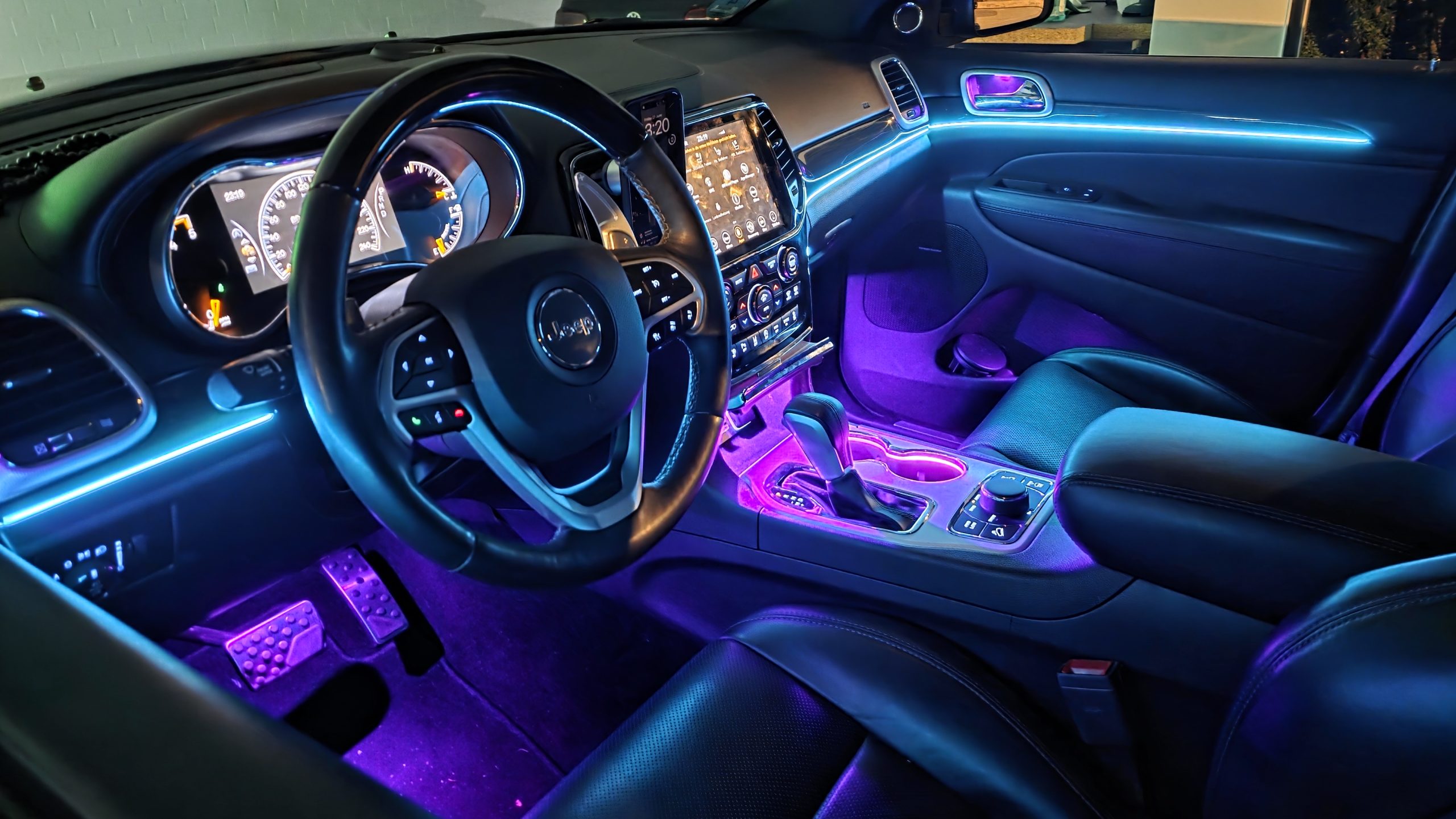 Jeep Grand Cherokee 2018 LED Ambientebeleuchtung – inkl. Einbau10