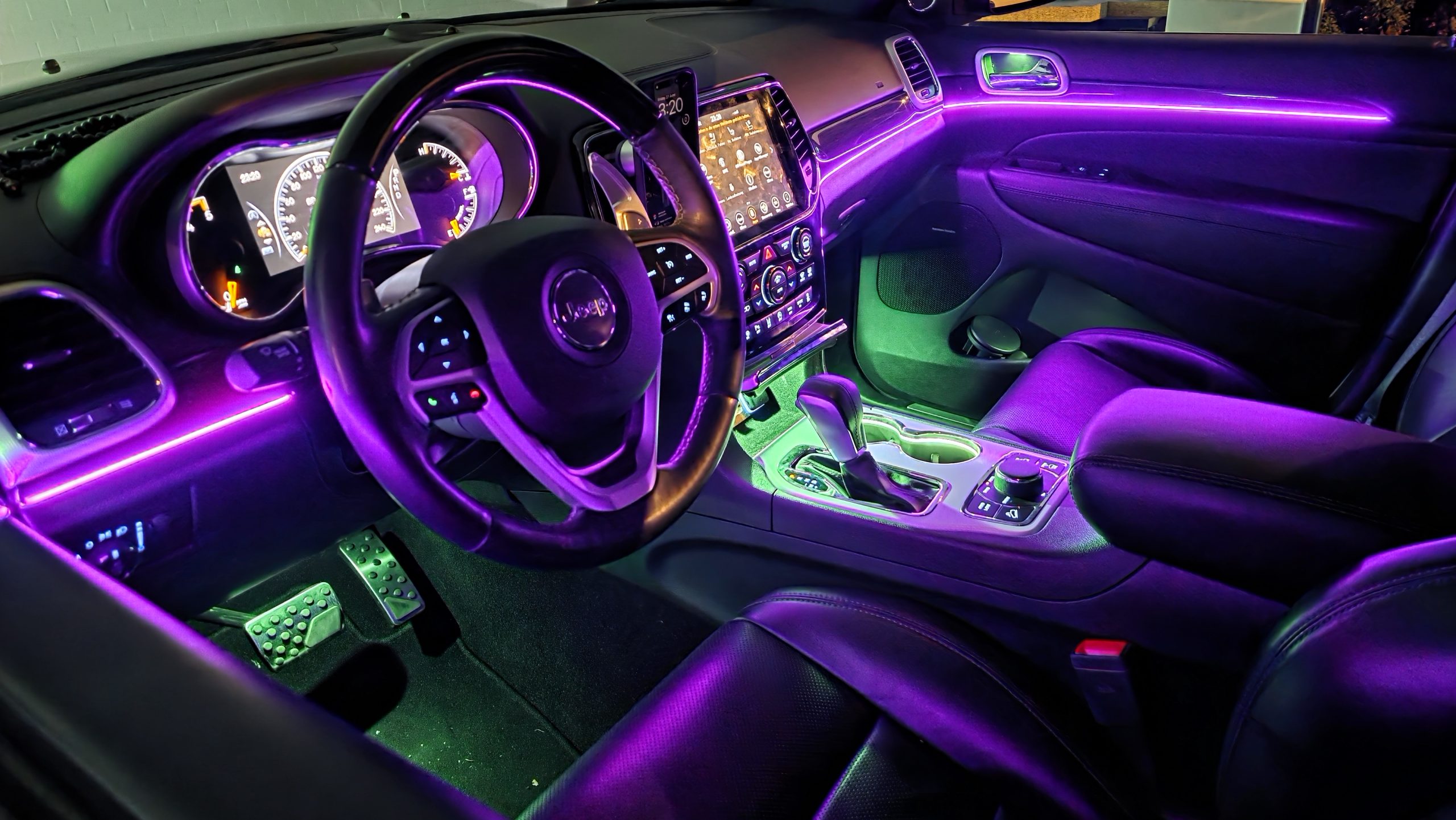 Jeep Grand Cherokee 2018 LED Ambientebeleuchtung – inkl. Einbau12