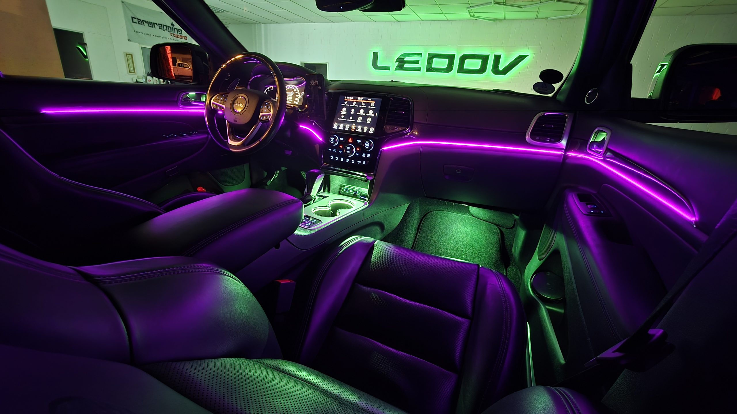 Jeep Grand Cherokee 2018 LED Ambientebeleuchtung – inkl. Einbau5