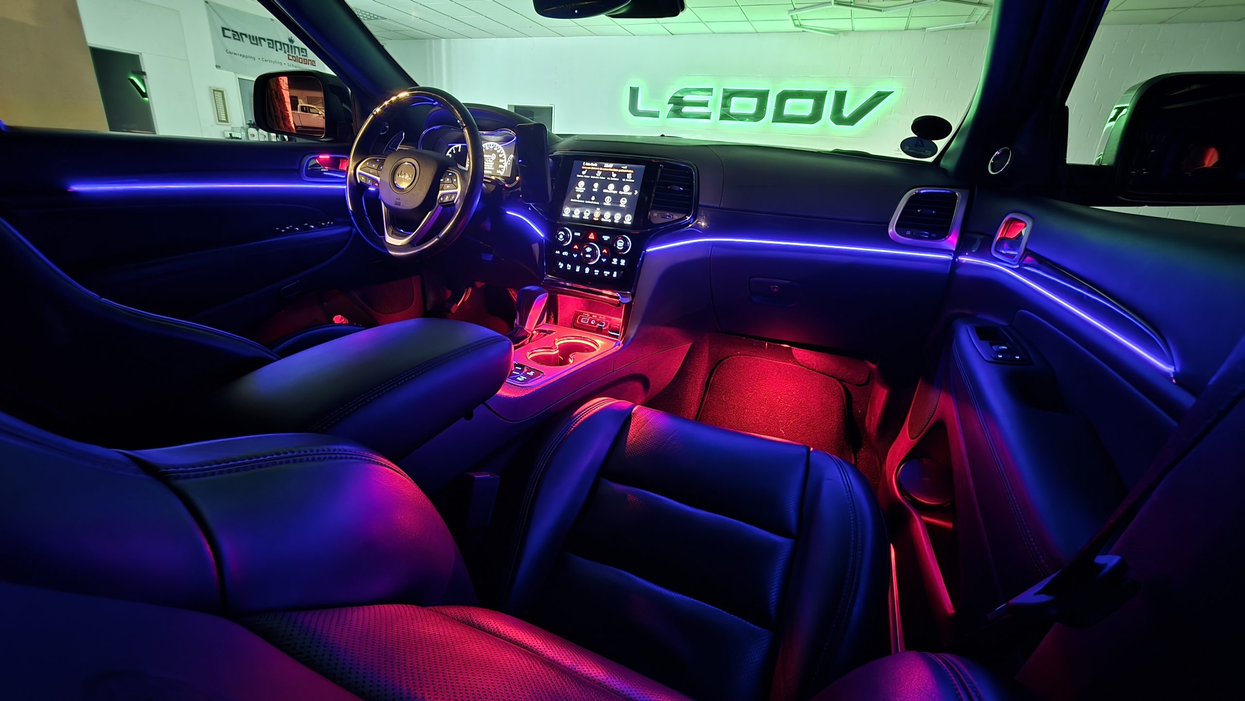 Jeep Grand Cherokee 2018 LED Ambientebeleuchtung – inkl. Einbau6