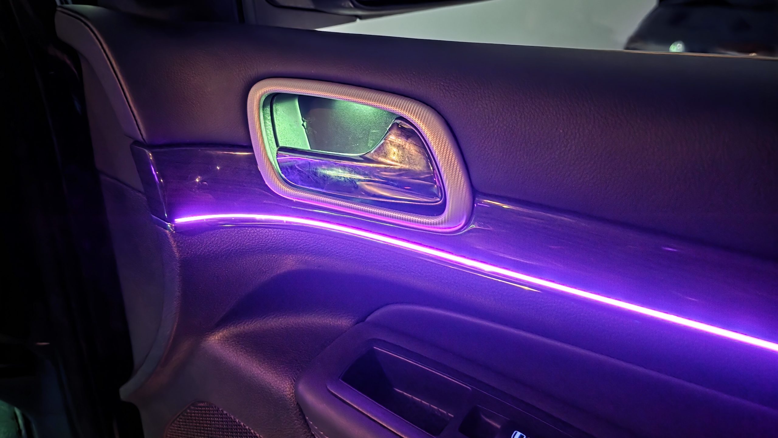 Jeep Grand Cherokee 2018 LED Ambientebeleuchtung – inkl. Einbau7
