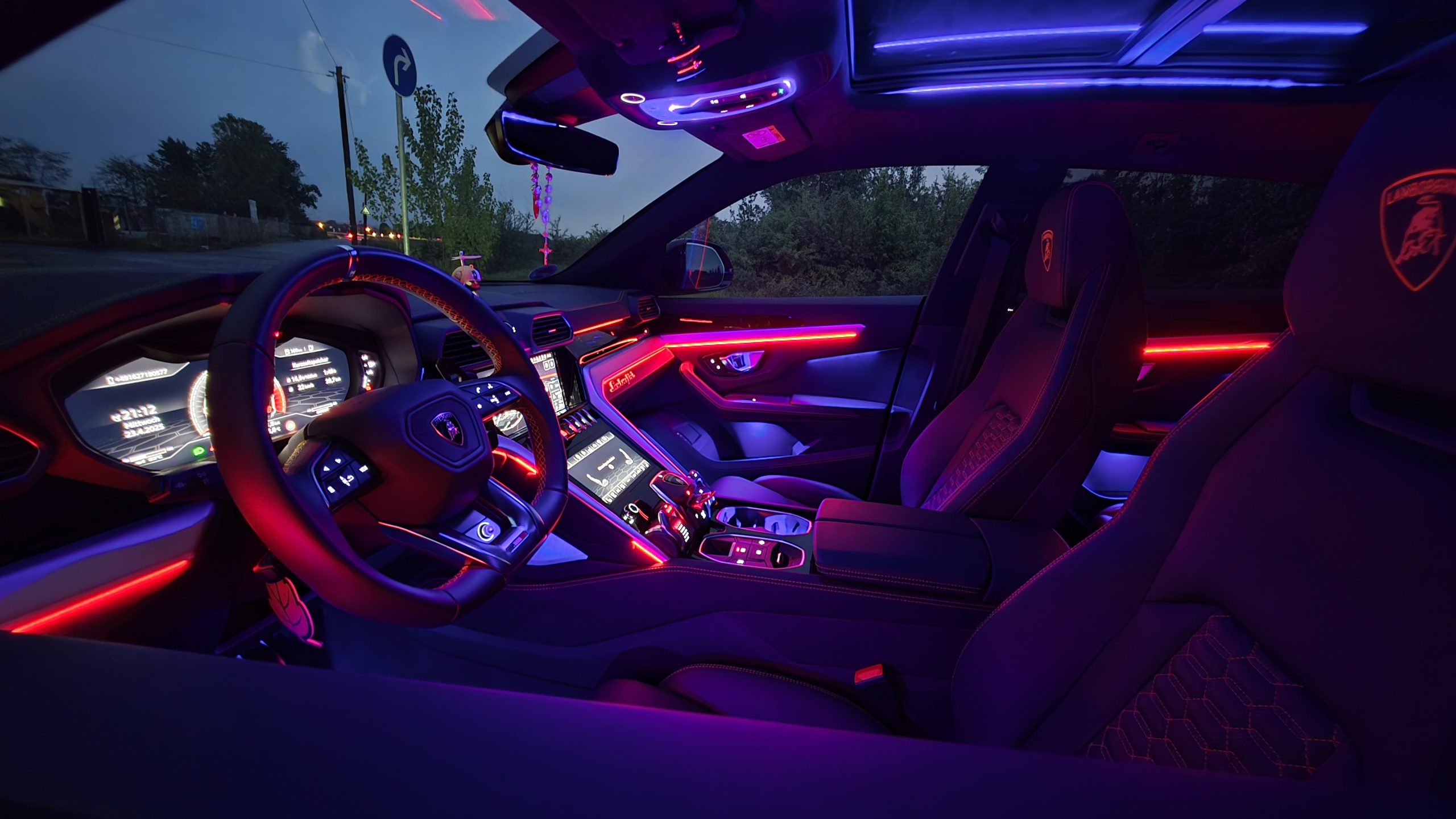 Lamborgini Urus LED Ambientebeleuchtung – inkl. Einbau4