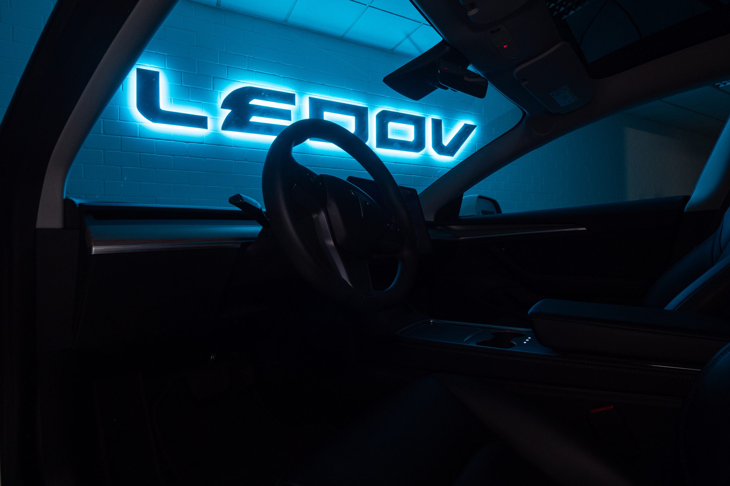 Tesla Model Y und Model 3 LED Ambientebeleuchtung inkl. Einbau11