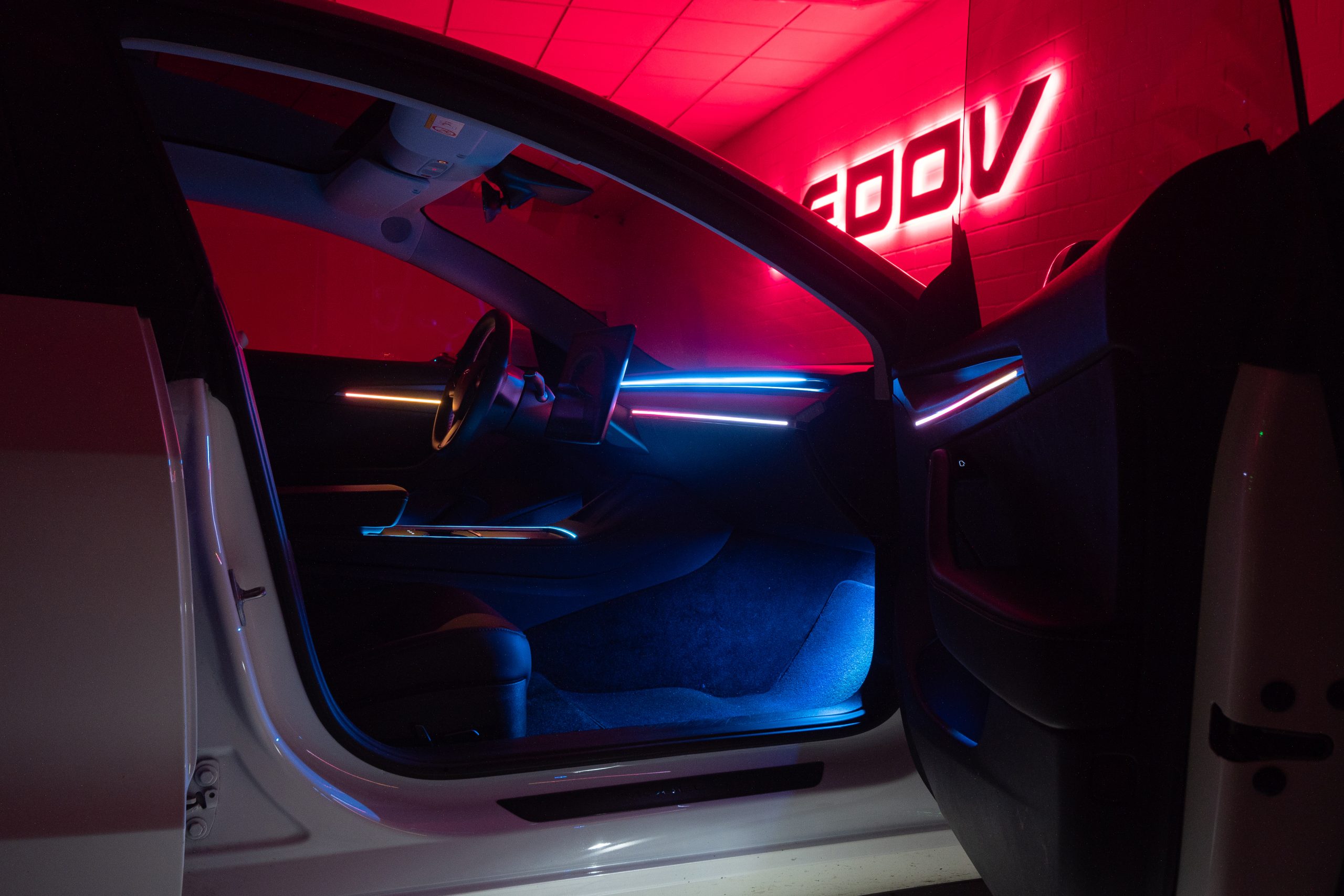 Tesla Model Y und Model 3 LED Ambientebeleuchtung inkl. Einbau17