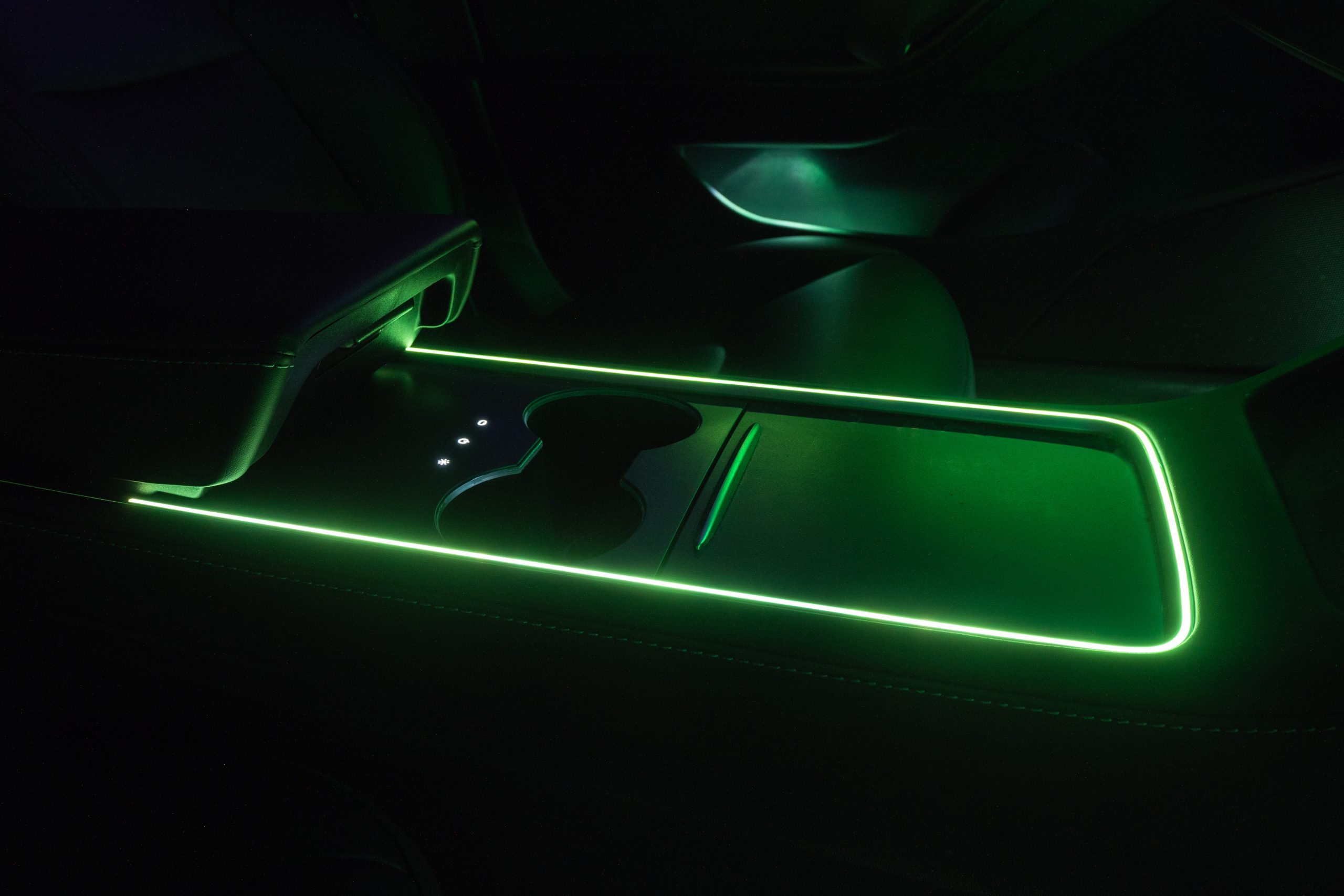 Tesla Model Y und Model 3 LED Ambientebeleuchtung inkl. Einbau20