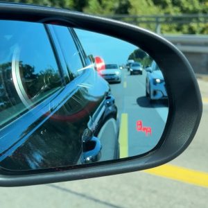 Totwinkel-Assistent – mehr Sicherheit beim Spurwechsel
