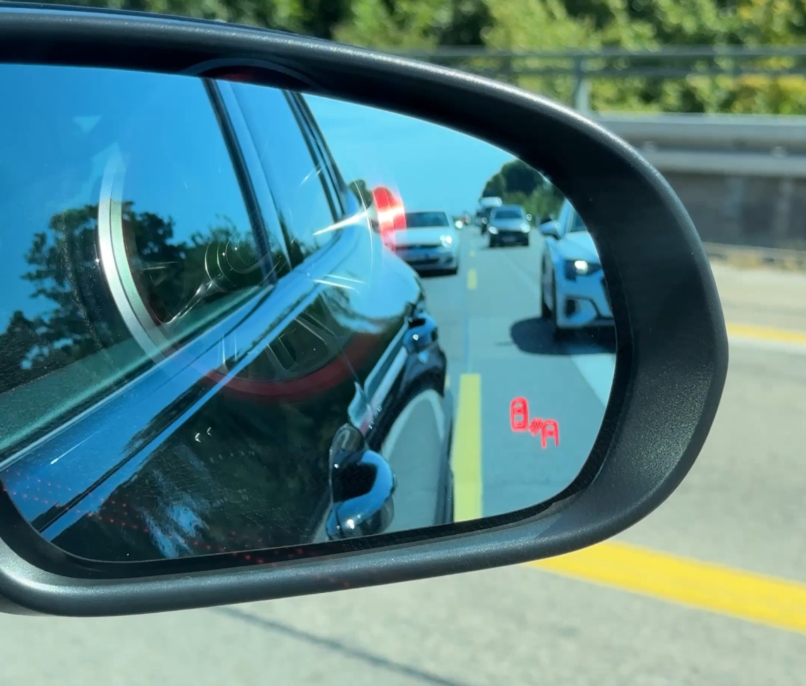 Totwinkel-Assistent – mehr Sicherheit beim Spurwechsel