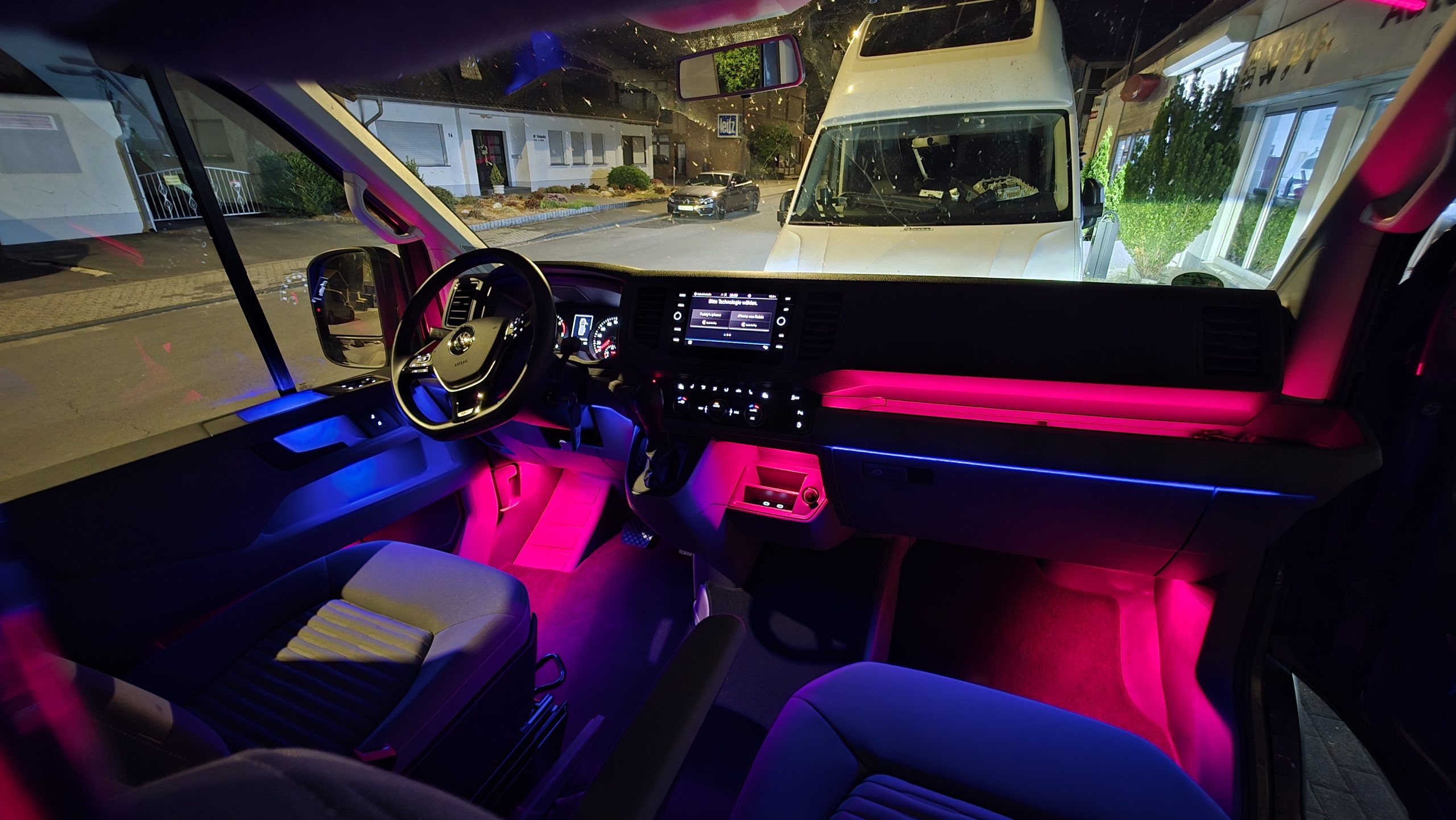 Volkswagen Crafter Wohnmobil Camper LED Ambientebeleuchtung inkl. Einbau