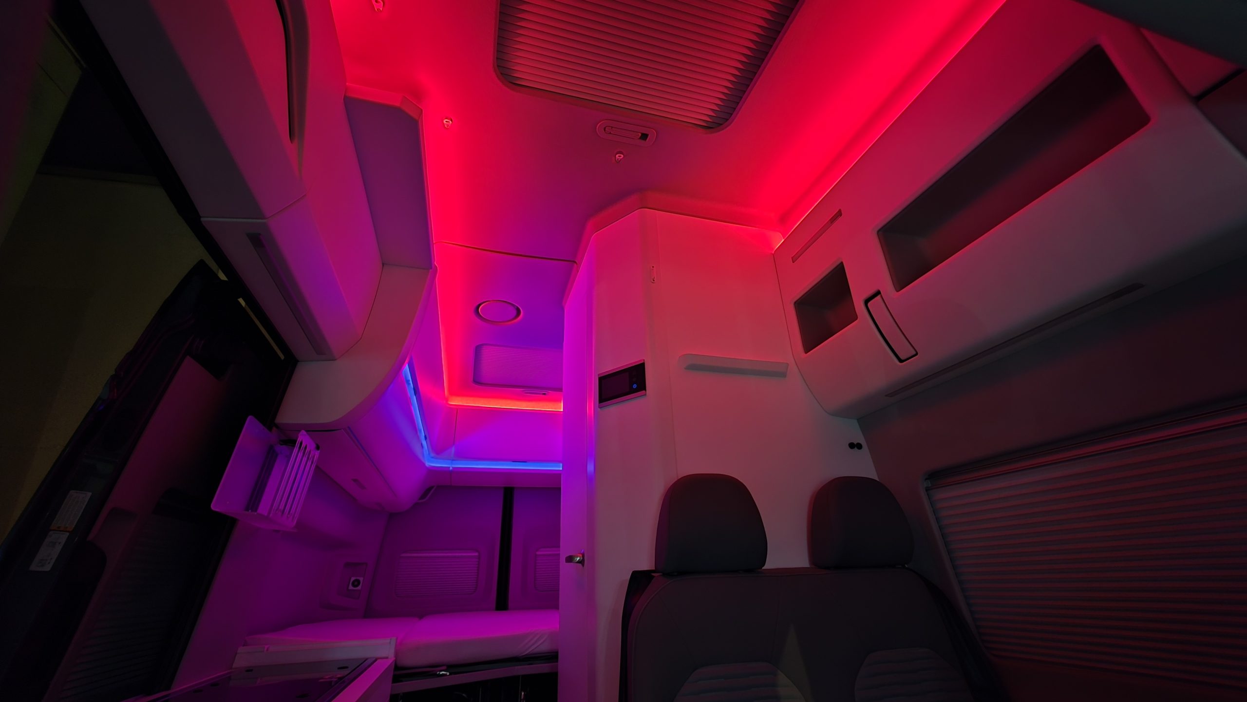 Volkswagen Crafter Wohnmobil Camper LED Ambientebeleuchtung3