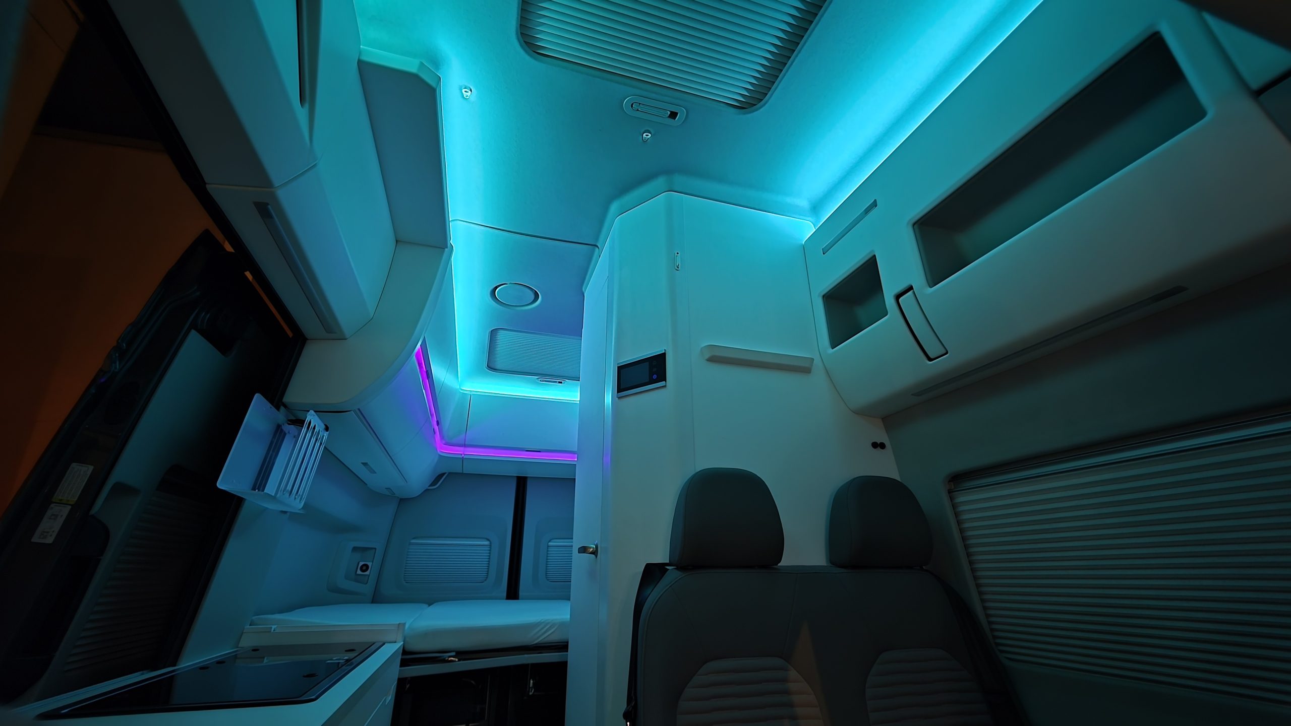 Volkswagen Crafter Wohnmobil Camper LED Ambientebeleuchtung6