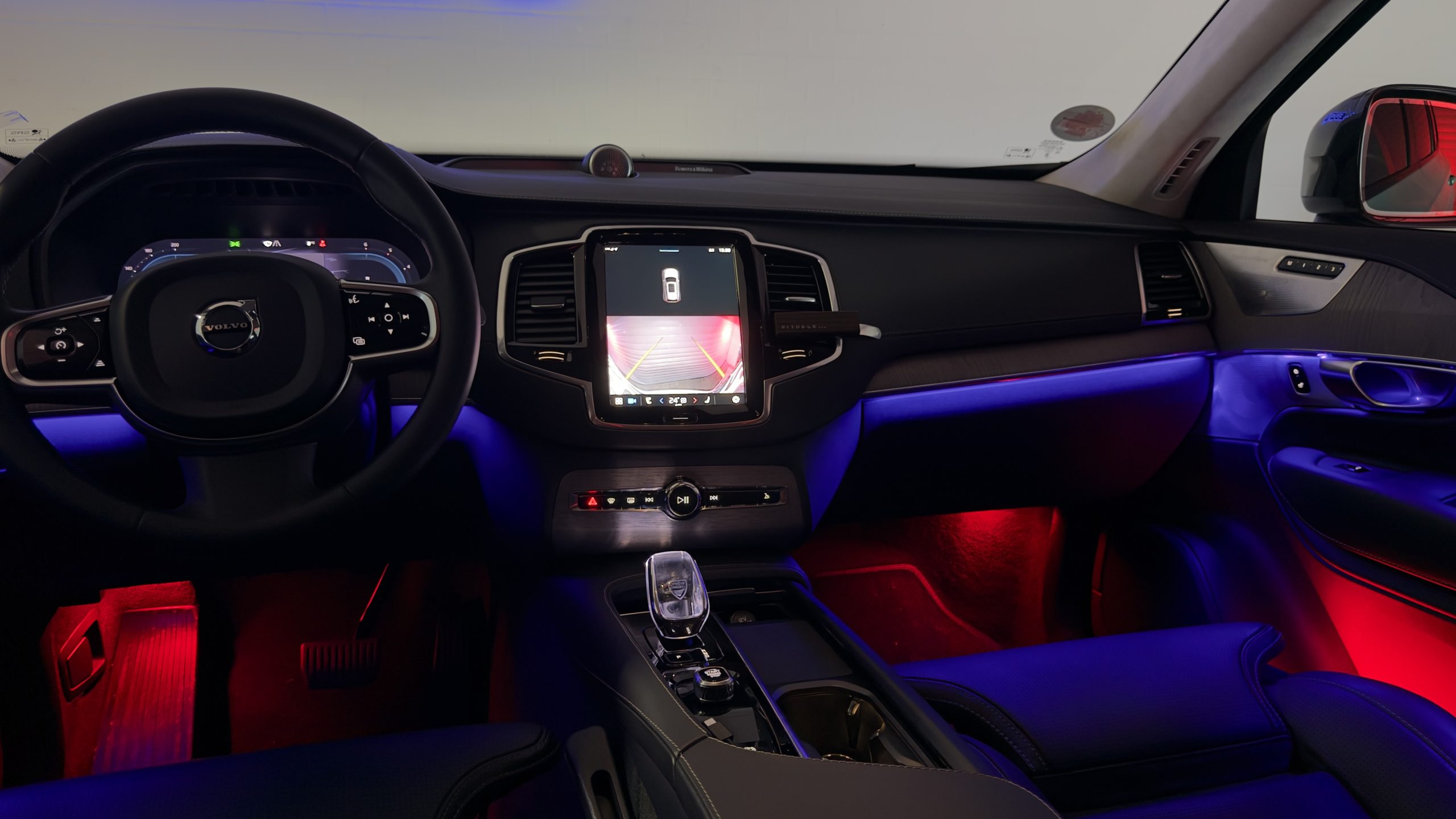 Volvo XC90 LED Ambientebeleuchtung inkl. Einbau8